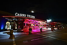 Casino Velden Außenansicht bei Nacht